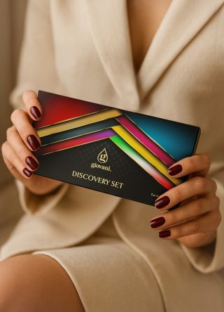 ✨ Ontdek een wereld van geuren met onze DISCOVERY SET! ✨ 8 mini parfums, 8 unieke verhalen verborgen in kleine flesjes die...