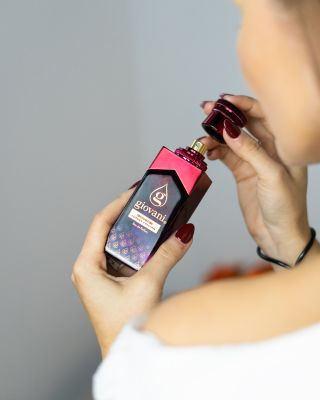 💕👑 Giovani® SIGNATURE – een geur met een uniek karakter, die diepte, elegantie en een vleugje mysterie combineert. ✨...